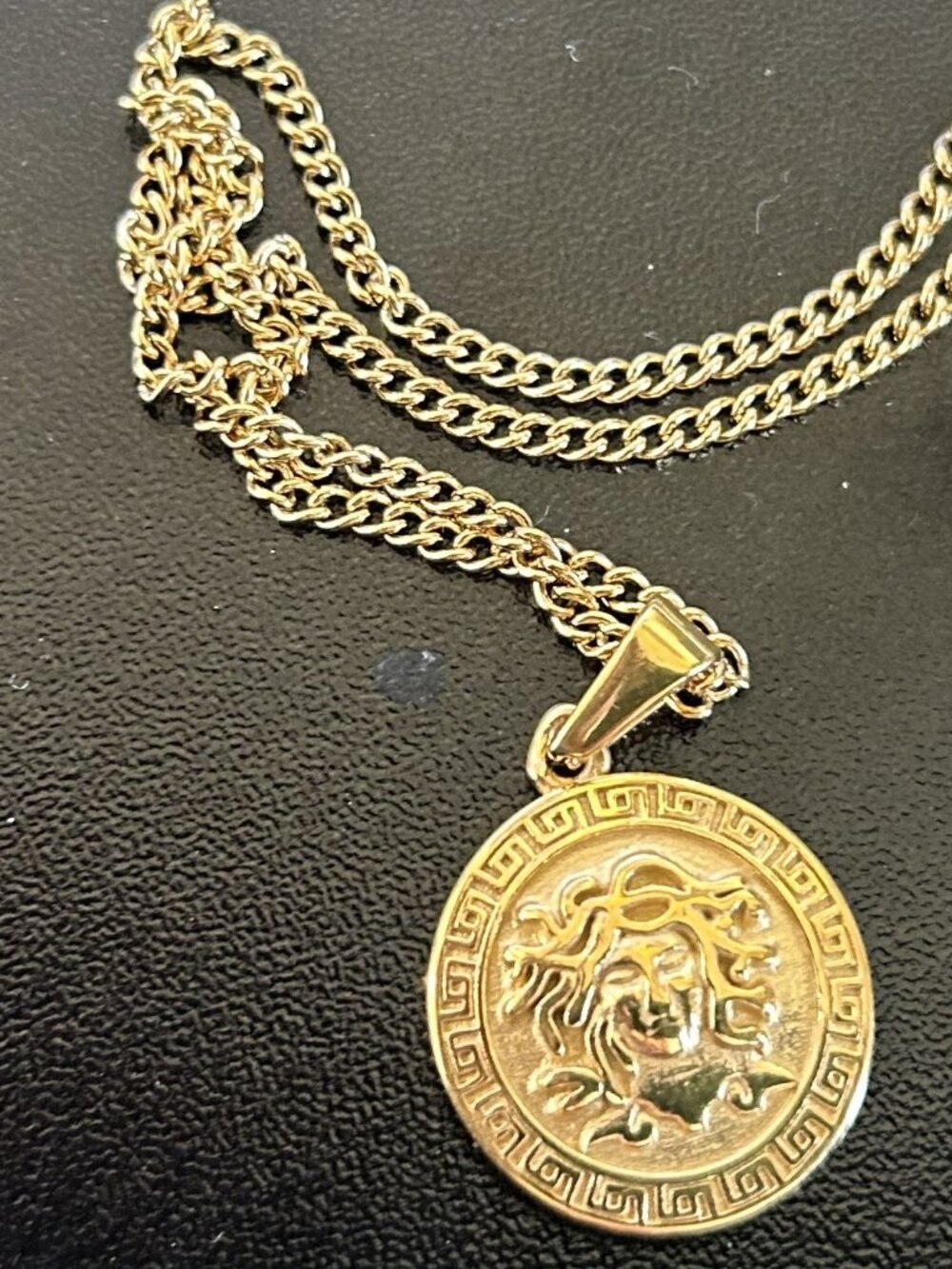 REIGN Chains Medusa Pendant Gold 18K Gold-Plated Stainless Steel Necklace